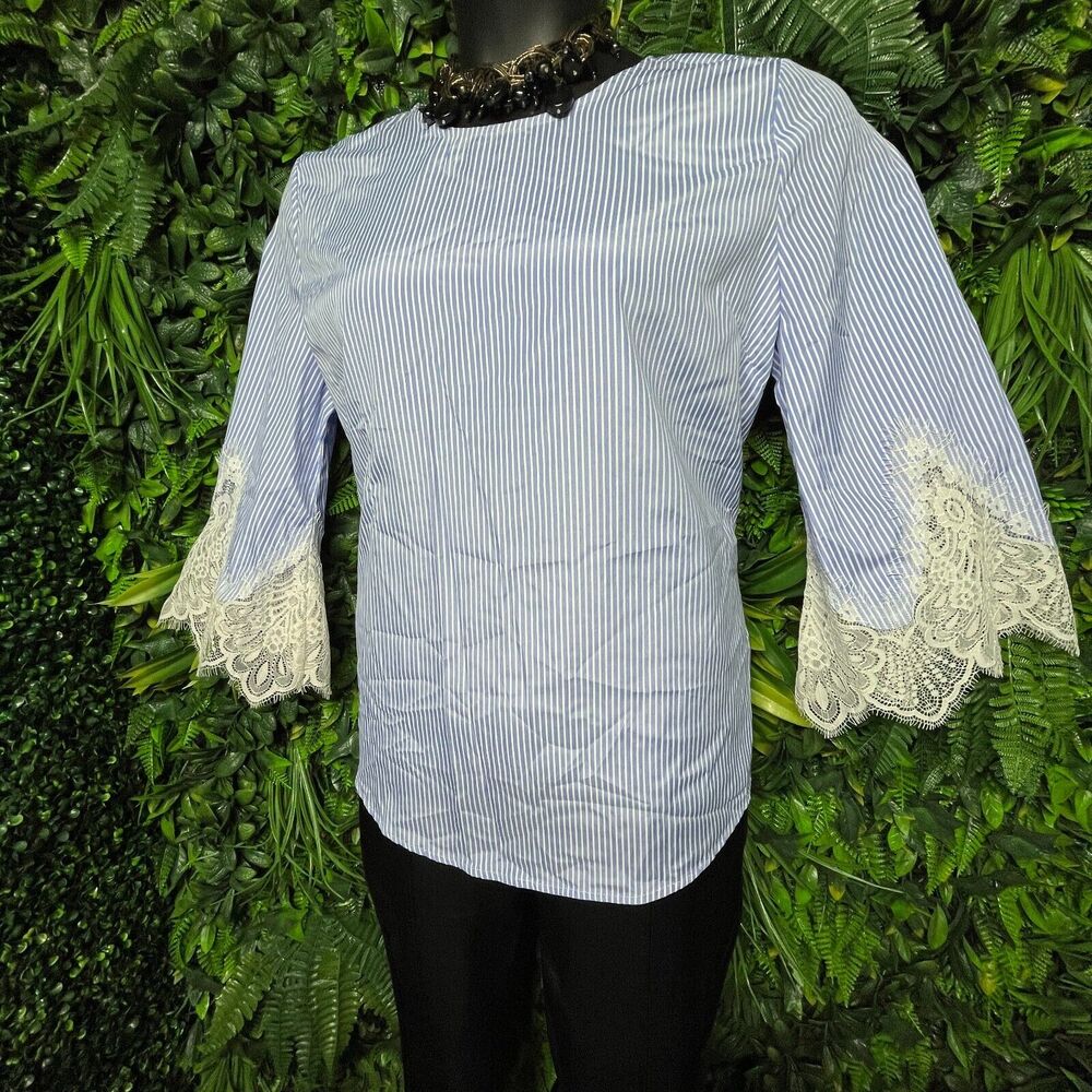 STEM & VINE Tops Women Medium White Blue Striped Lace Trim Sleeve  1622‎